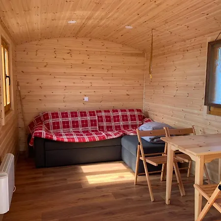 La Roulotte Du Pre En Bulles Et Produits Locaux De La Ferme A Labuissiere Campsite *