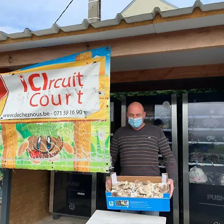 La Roulotte Du Pre En Bulles Et Produits Locaux De La Ferme A Labuissiere Campsite Merbes-le-Chateau
